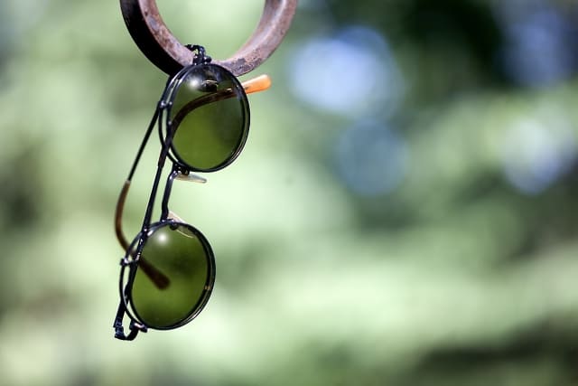 丸形レンズのサングラス