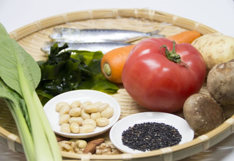 野菜やゴマや豆、ナッツなどの食材