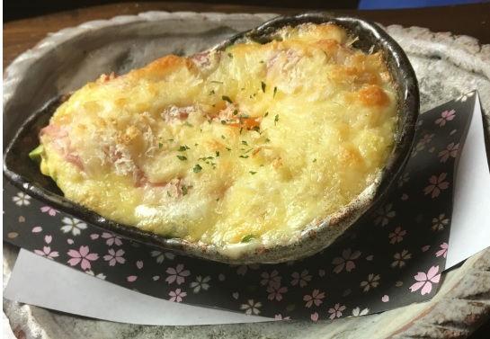 カニのグラタン焼き料理