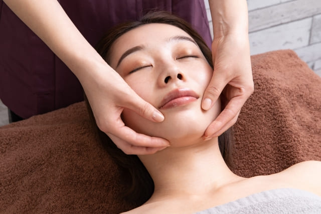 リンパマッサージ