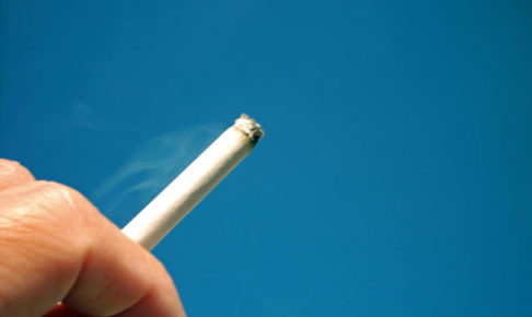 肌荒れとたばこの関係性と対策
