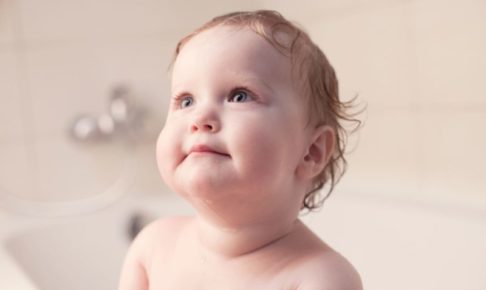 赤ちゃんの肌の乾燥の原因と防ぎ方 表紙