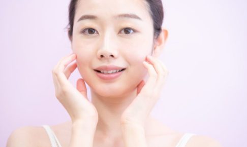 十分な保湿をしてさっぱりとした日本人女性
