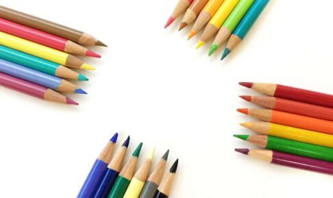 パーソナルカラーを表した色鉛筆たち